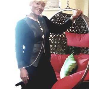 Meet your Posher, Cynthia